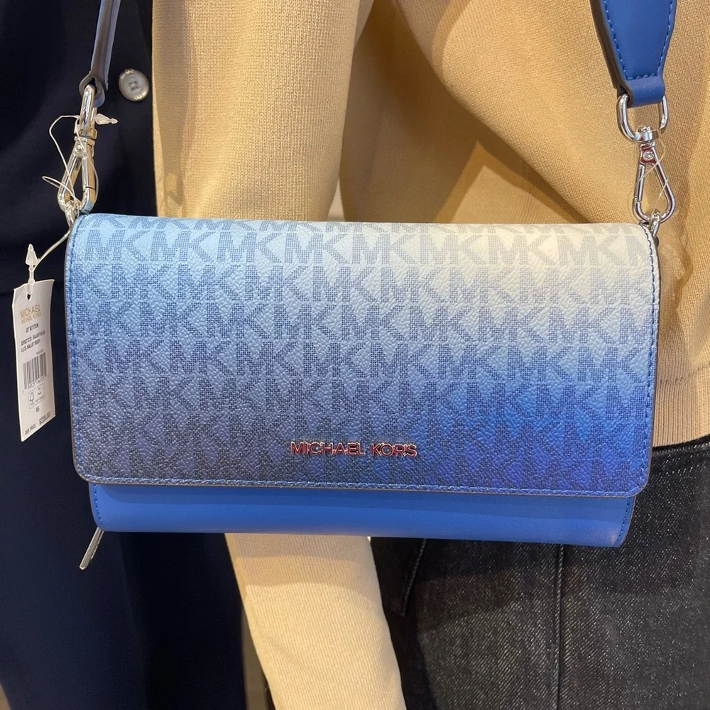 MICHAEL KORS Jet Set Large Ombré Signature Logo Crossbody Bag
Galaxy Blue
NWT - Picture 11 of 16